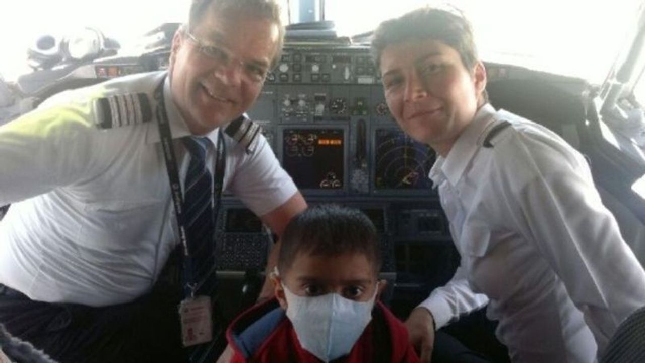 Lösemi Hastası Minik Erhan'a THY'den Sürpriz