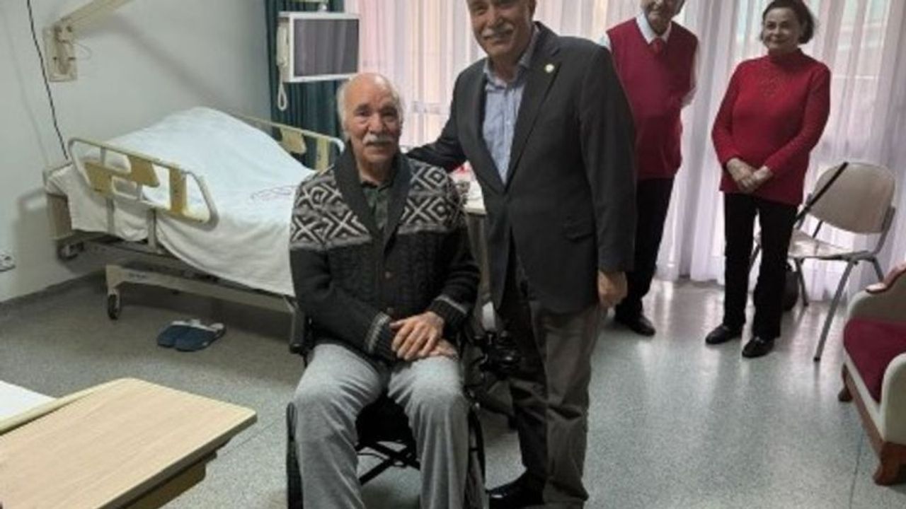 Fakıbaba'dan Usta Sanatçı Mehmet Özbek’e Hastane Ziyareti