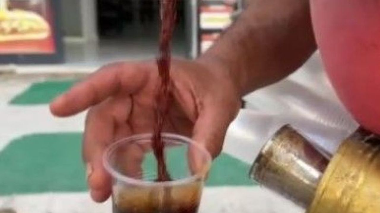 Şanlıurfa Suruç’ta Meyan Kökü Şerbeti Geleneği Devam Ediyor!