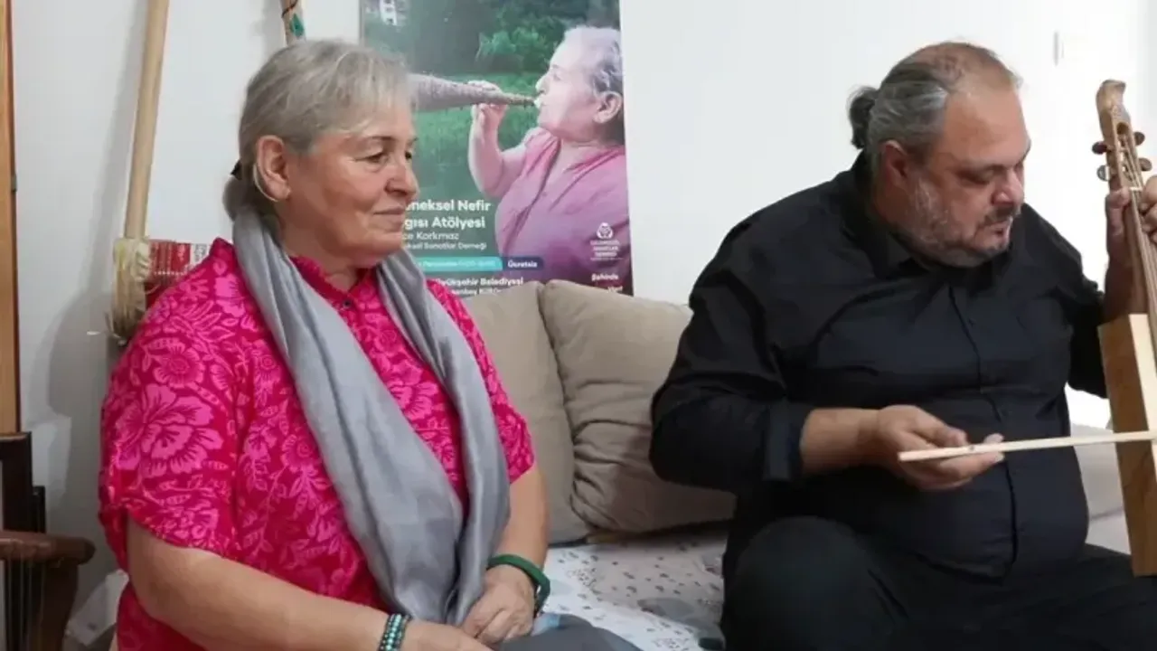 Evsel Atıklardan Müzik Aletleri Üretiyor: Geri Dönüşüme Sanatla Dikkat Çekiyor