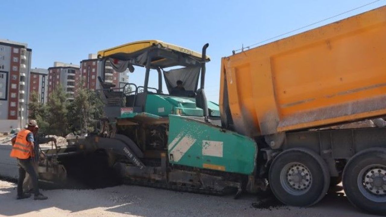 Şanlıurfa Karaköprü’de Asfalt Seferberliği Devam Ediyor!