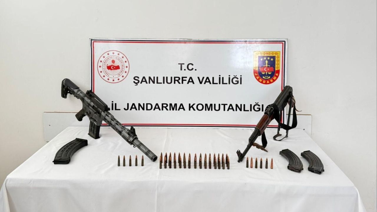 Şanlıurfa’da Ruhsatsız Silah Operasyonu: Çok Sayıda Silah Ve Fişek Ele Geçirildi!