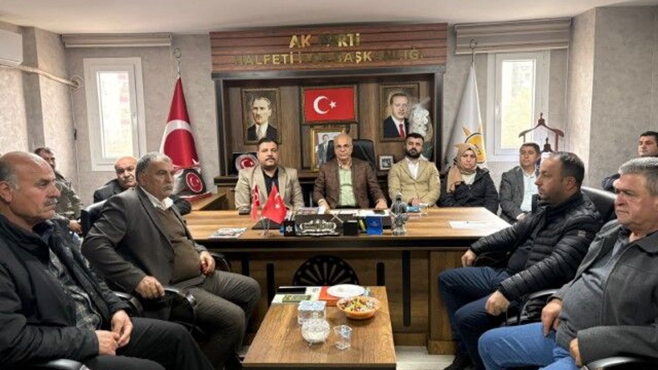 AK Parti Halfeti İlçe Teşkilatında Yönetim Kurulu Toplantısı