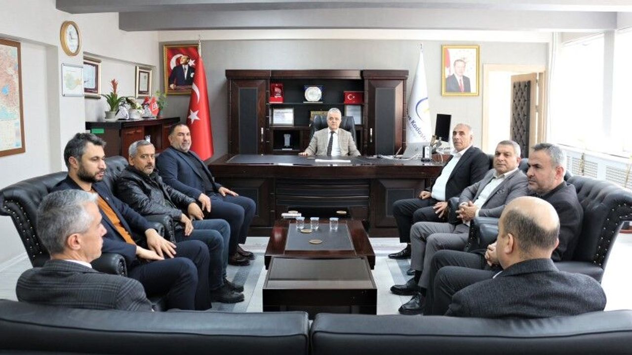 Şanlıurfa Müteahhitler Derneği Yönetimi, Tapu Müdürü ile Sorunları Görüştü