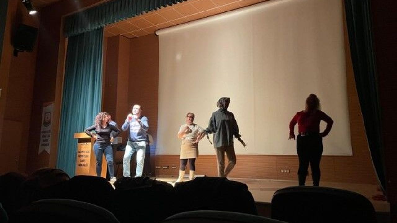 Kral Çingene” Provasına Yeşilay İlgi Gösterdi