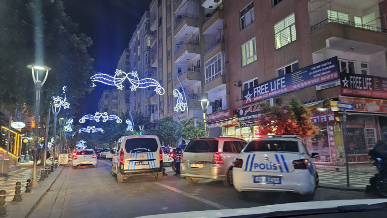 Şanlıurfa’da Cadde Ortasında Silah Çeken Şahıs Göz