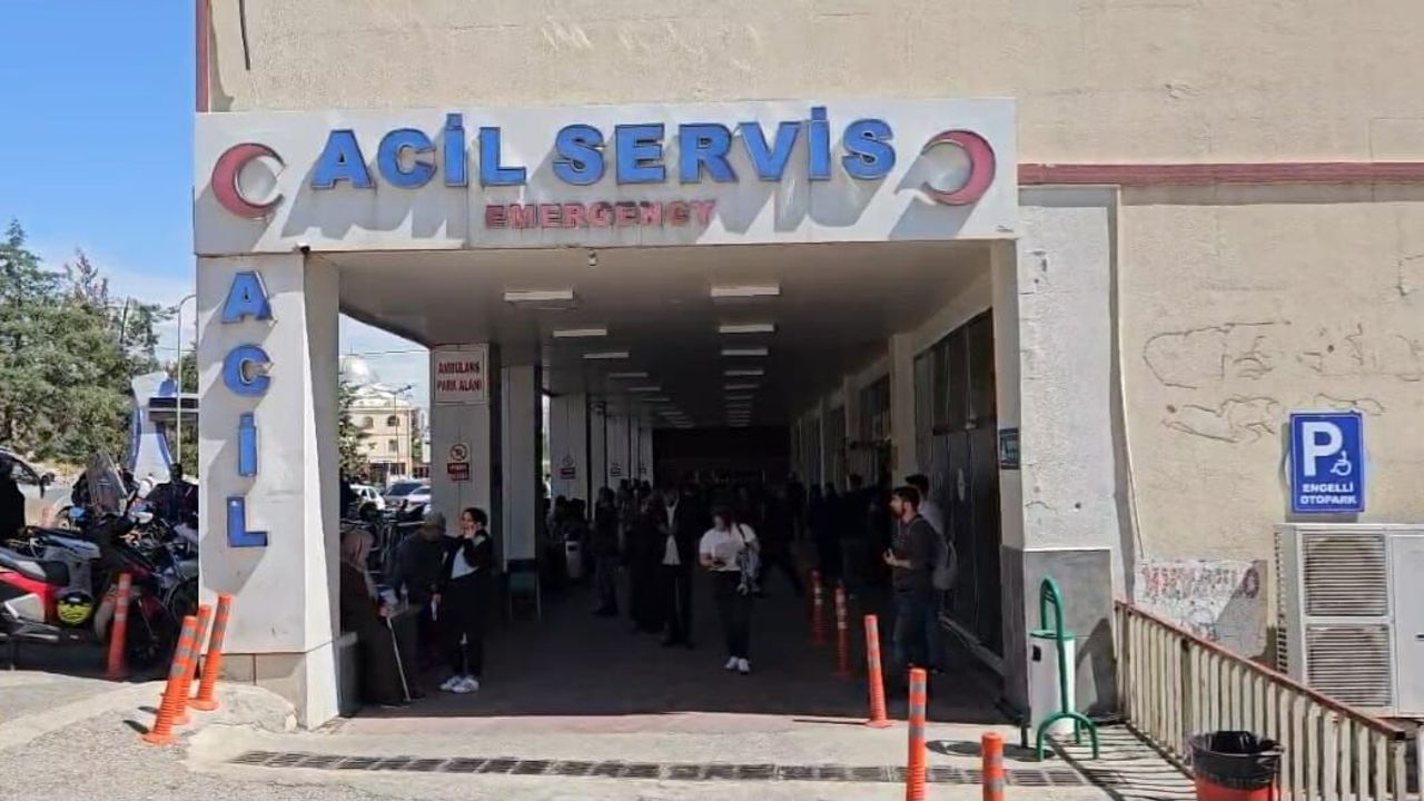 Şanlıurfa Otobanında Feci Kaza: 1 Yaşındaki Bebek Hayatını K