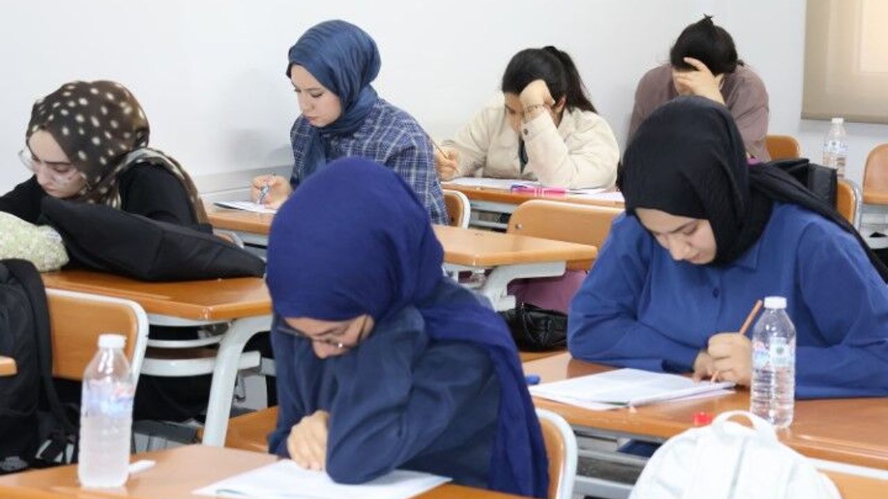 Haliliye’de YKS Öncesi Gençler Seri Deneme Sınavlarıyla Gerç