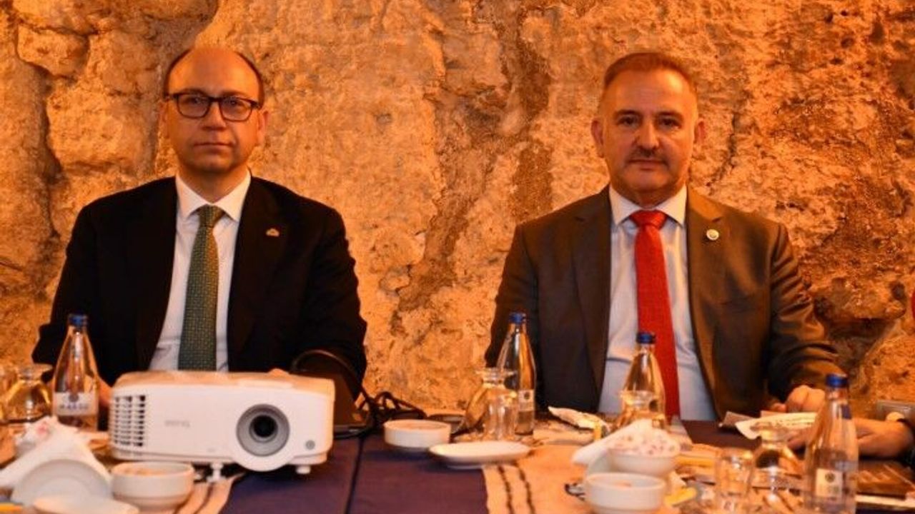 Harran Üniversitesi Türkiye’nin Önde Gelen Rektörlerini Şanl