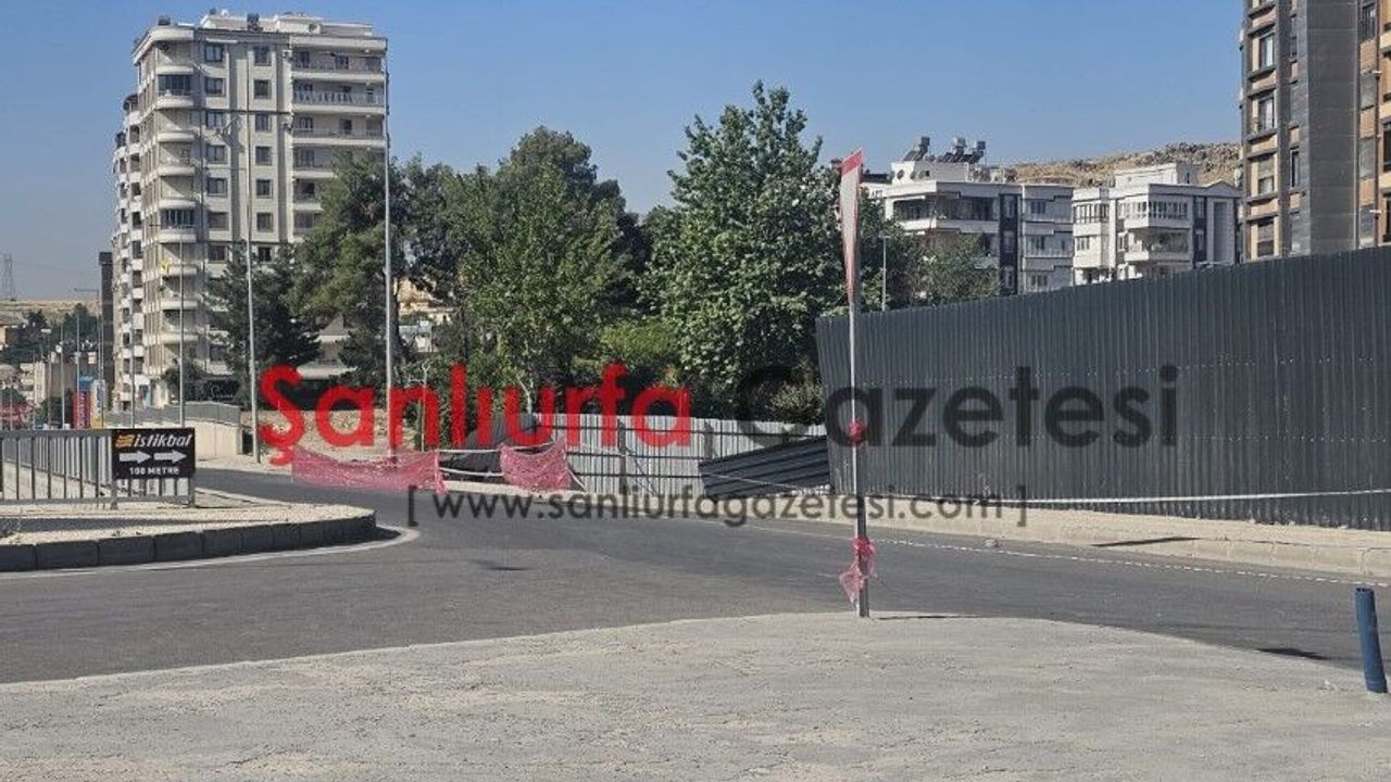 Şanlıurfa’da İnşaat Alanında Toprak Kaydı Yol Traf