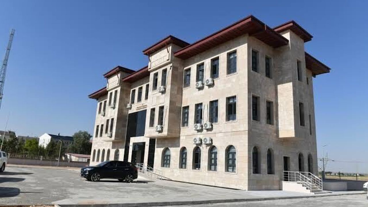 Akçakale’de örnek davranış! Bulduğu 75 bin Euro’yu polise teslim etti