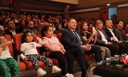Sıradan Sıra Dışı Hikâyeler Adlı tiyatro gösterimi izleyenlerden tam not aldı
