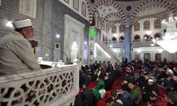 Vatandaşlar Şanlıurfa Dergah Camii'nde okutulan mevlid programına katıldı