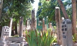 Ayşe Avşaroğlu vefat etti.