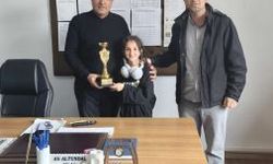 Zekasıyla Turnuvayı Salladı, Kupayı Okuluna Getirdi!