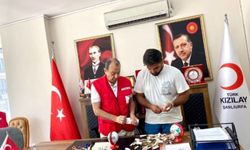 Filistin İçin Biriktirilen Parayı Şanlıurfa'da Kızılay’a Getirdi, Gözler Doldu