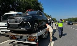 Sakarya’da Tır Kazası: Togg Araçları Hasar Aldı, Sürücü Hastaneye Kaldırıldı