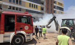 Şanlıurfa’da İnşaat Malzemelerinin Bulunduğu Alanda Yangın Paniği