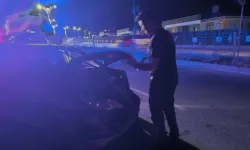 Van Edremit’te Otomobil Kaldırıma Çarptı: 2 Yaralı