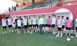 Belediye Başkanı Çiftçi, Karaköprüspor'u Antrenmanda Yalnız Bırakmadı!