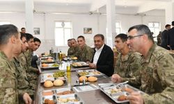 Vali Hasan Şıldak Siverek’te Mehmetçiklerle Bir Araya Geldi!