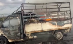 Şanlıurfa’da Kamyonet Alev Aldı, 3 Kişi Son Anda Kurtuldu!