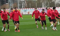 Samsunspor, AEK Maçına Hazır: Liderlik Yolunda Kritik Karşılaşma!