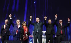 İYİ Parti ve Gelecek Partisi'nden İstifalar AK Parti'ye Katılımları Getirdi