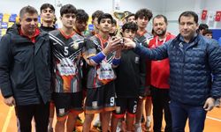 Şanlıurfa Büyükşehir Belediyesi Voleybol A Takımı, Erkekler Voleybol Yerel Ligi'nde Şampiyon Oldu (video)