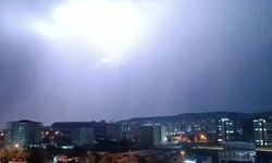 Gaziantep’te Dolu ve Şimşek Geceyi Gündüze Çevirdi!