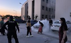 Bursa’da Hastane Otoparkında Otomobil Alev Aldı!