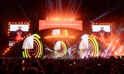 Derya Uluğ’dan Şanlıurfa’da Unutulmaz Konser!