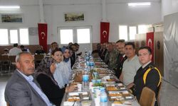 Şanlıurfa Şehit Aileleri Derneği Başkanı Mehmet Yavuz, Mehmetçikle Öğle Yemeğinde Buluştu