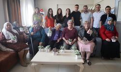 Hatay'daki Huzurevinde Anneler Günü Coşkusu: Güneyler Altın'dan Çiçek ve Hediye Çeki