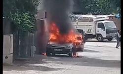 Mahallede Panik Anları: Otomobil Alev Topuna Döndü