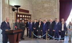TBMM Başkanı Numan Kurtulmuş ve Başkanlık Divanı Anıtkabir’i Ziyaret Etti