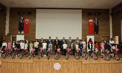 Gülpınar’dan Geleceğe Destek: Başarılı Öğrencilere Bisiklet Teşviki