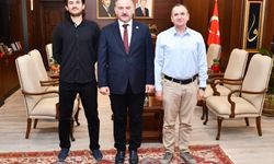 Yapay Zekâdan Sanata: Şanlıurfalı Öğrenci Türkiye'yi Salladı