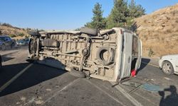 Şanlıurfa Suruç'ta İşçi Servisi ile Otomobil Çarpıştı: 12 Yaralı