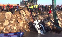 Şanlıurfa Harran’da Sulama Kanalına Düşen Otomobilde 3 Çocuk Hayatını Kaybetti, Baba Kayıp