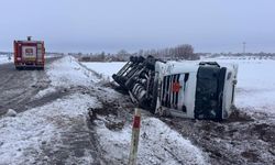 Kar Yağışı Kazaya Neden Oldu: Şanlıurfa’da Asit Yüklü Tanker Devrildi