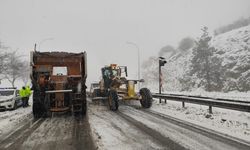 Şanlıurfa’da Karla Mücadele Çalışmaları Aralıksız Sürüyor!