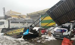 Şanlıurfa’da yoğun kar ve tipi nedeniyle 67 iş yerinin çatısı çöktü