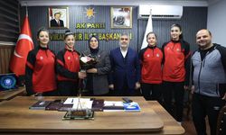 Cevahir Asuman Yazmacı’dan Viranşehir Voleybol Kadını Takımı’na Destek!