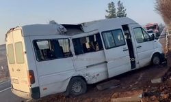 Şanlıurfa’da Minibüs ile Otomobil Çarpıştı: 7 Yaralı