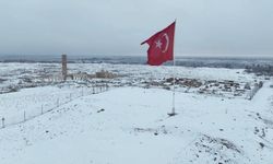 Şanlıurfa Harran’da Kar Yağışı Tarihi Yapıları Beyaza Bürüdü