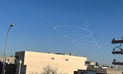 Şanlıurfa’da Suriye Sınırında Uçağın Çizdiği Şekiller Dikkat Çekti!