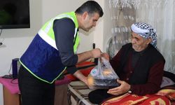 Şanlıurfa Büyükşehir’den 1100 Aileye Sıcak Yemek Desteği!