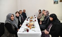 Vali Hasan Şıldak, İpekyol Mahallesi’nde Çiçek Ailesi ile İftarda Buluştu