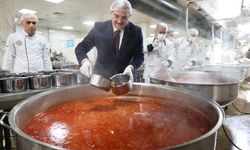 Şanlıurfa’da Haliliye Belediyesi 5 Bin Aileye Kapı Kapı İftar Dağıtıyor